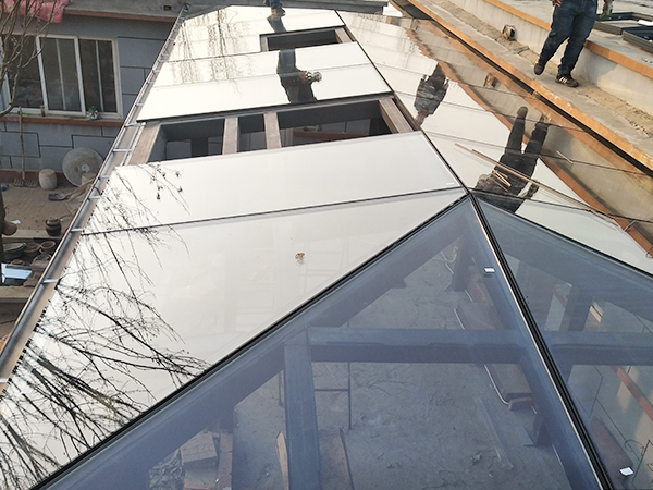 ���̰���