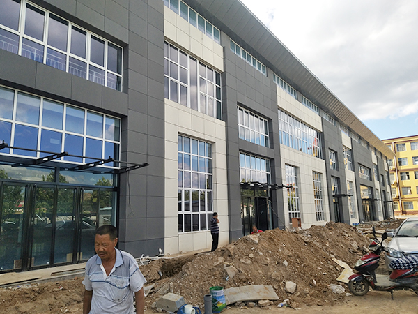 ���̰���