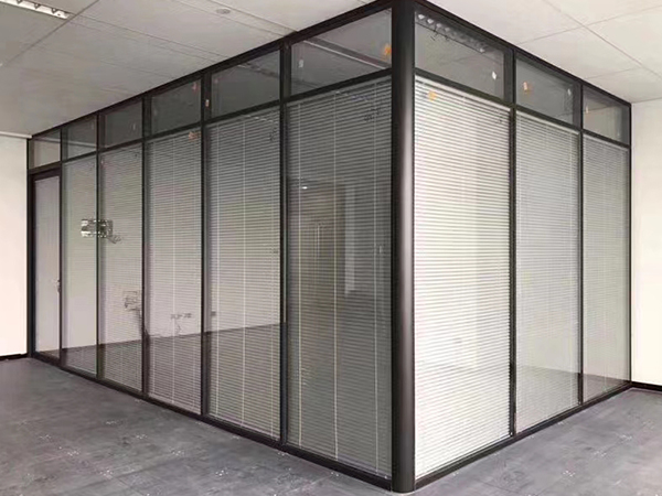 ���̰���